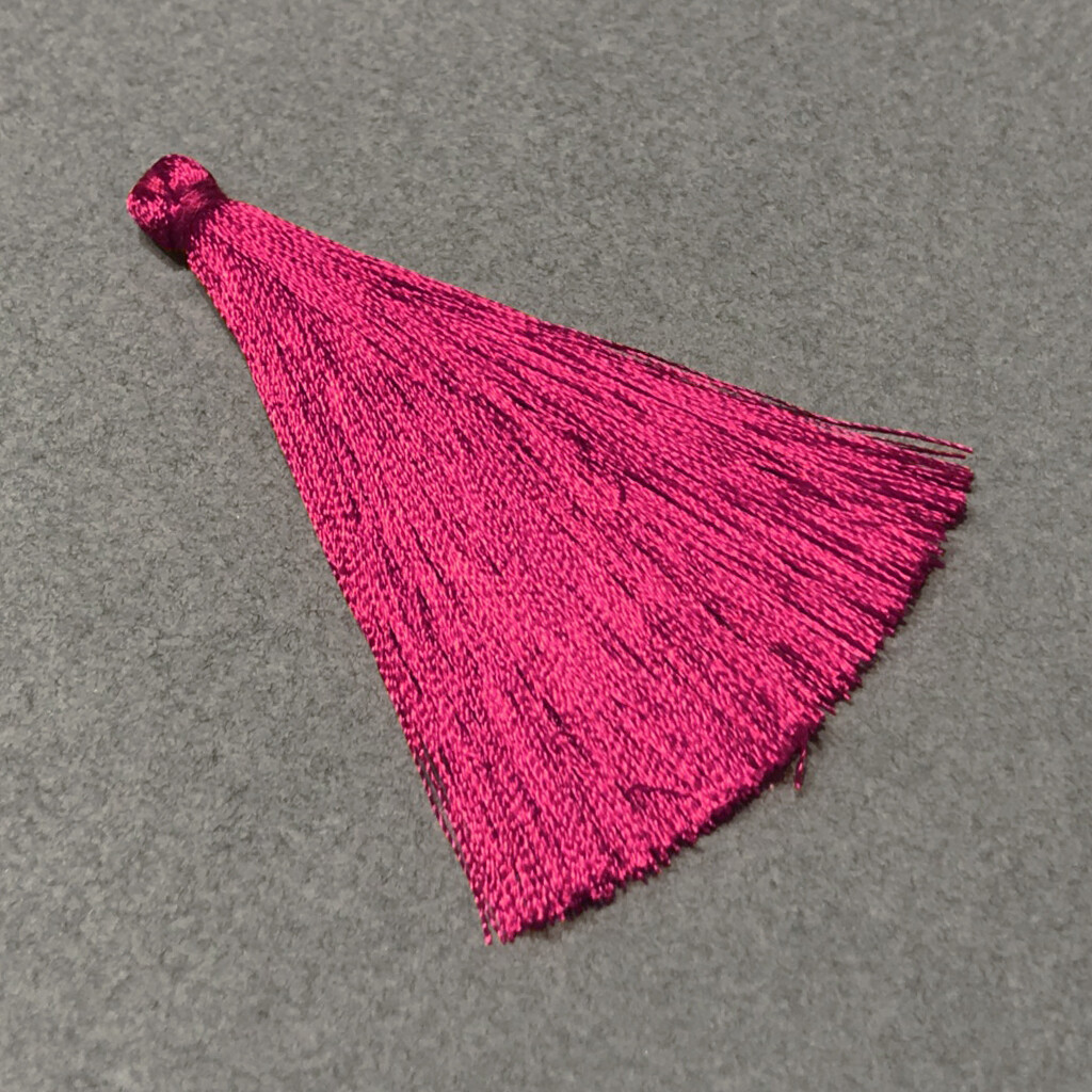 Borla de Nylon Fucsia 70 x 10 mm