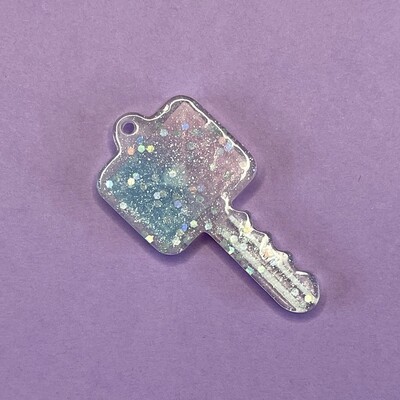 Dije de Acrílico Llave Transparente 57 x 28 x 6 mm