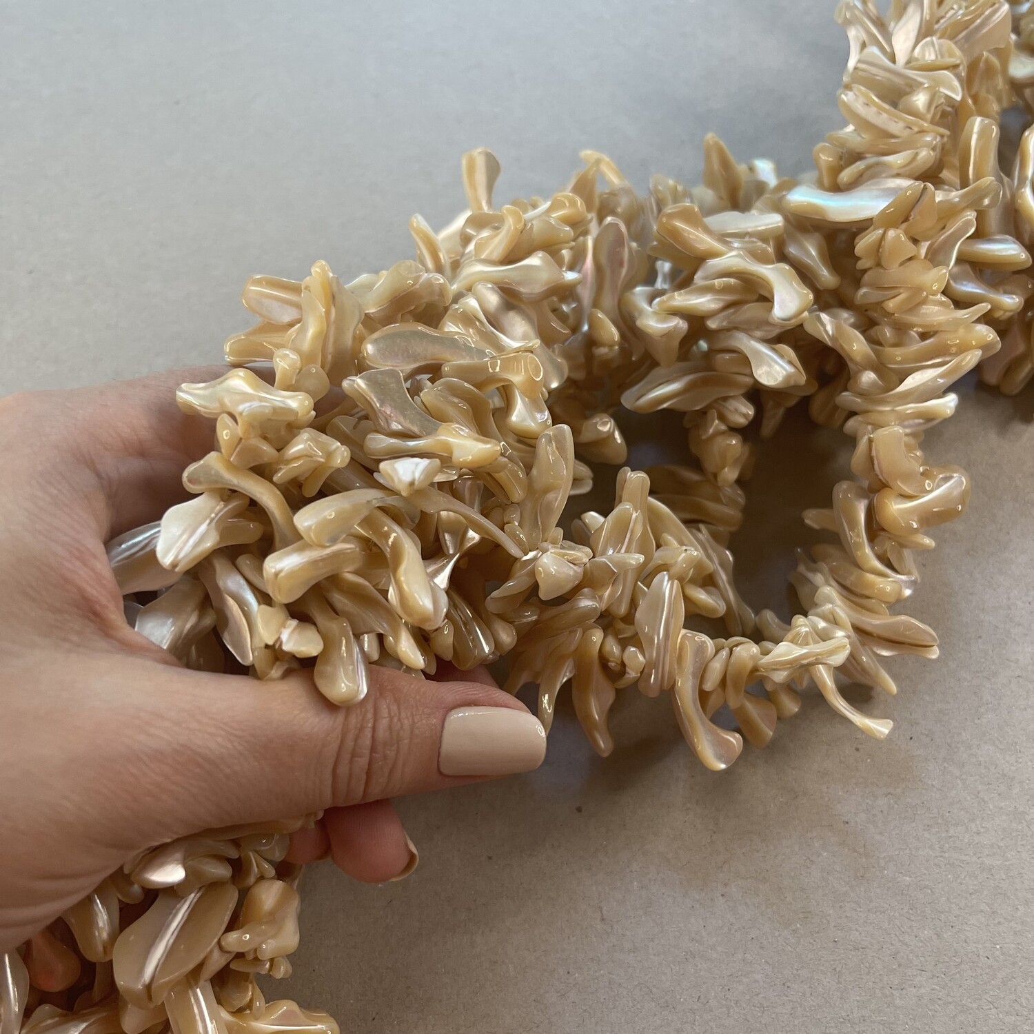 ​Piedra Natural Nácar Nuggets 10-30 x 5-10 x 5 mm