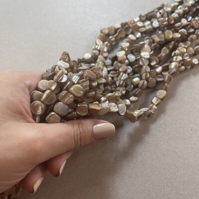 ​Piedra Natural Nácar Nuggets 5-12 x 5-8 x 4-8 mm Camel
