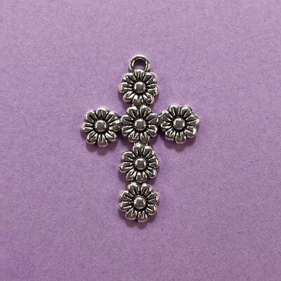 Dije de Metal Plateado Cruz Labrada Flor 37 x 26 x 2 mm