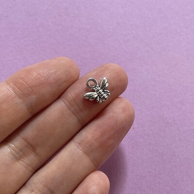 Dije de Metal Plateado Animal Abejita 10 x 11 x 2 mm