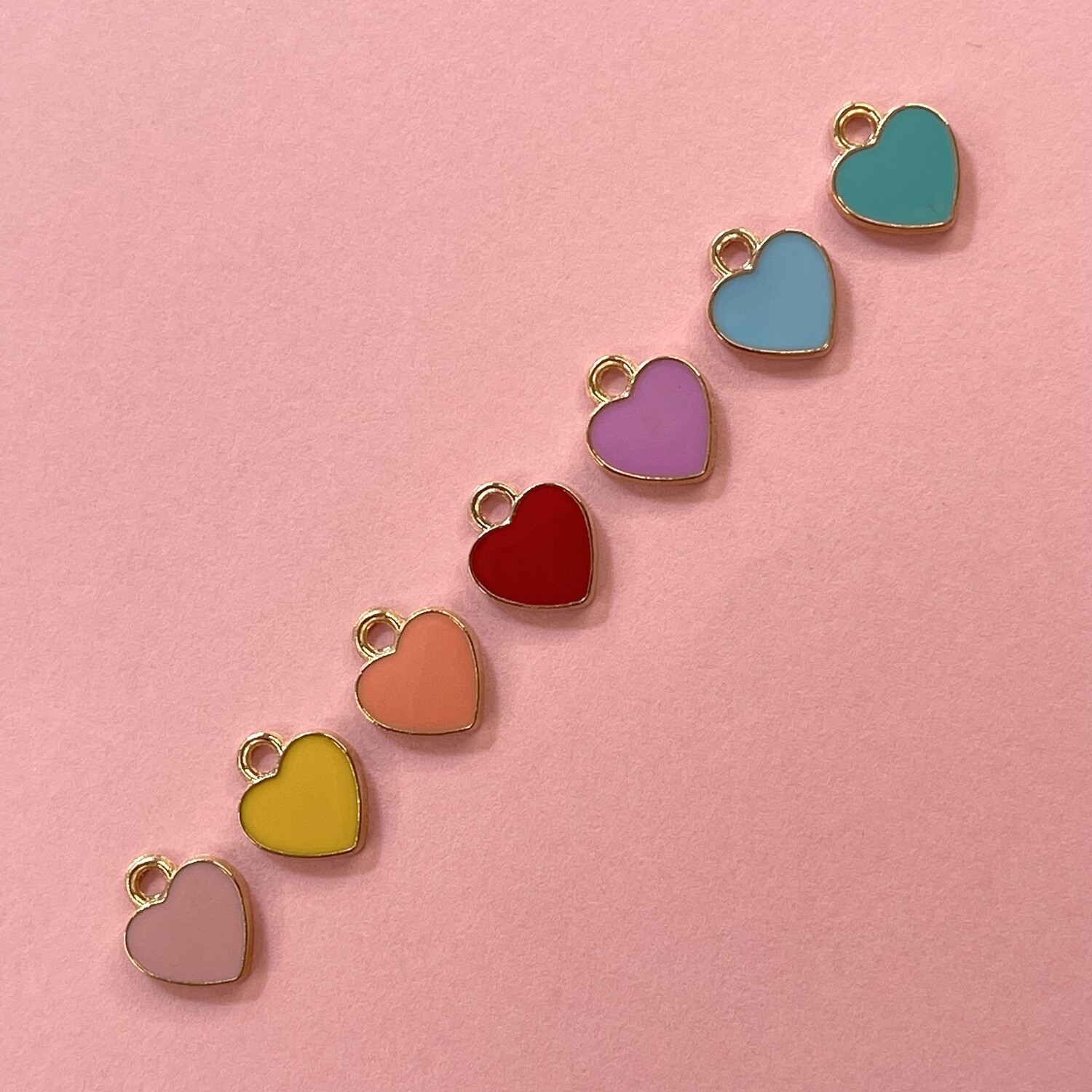 Dije de Metal Dorado Esmaltado Corazones MIX 12 x 10 x 2 mm