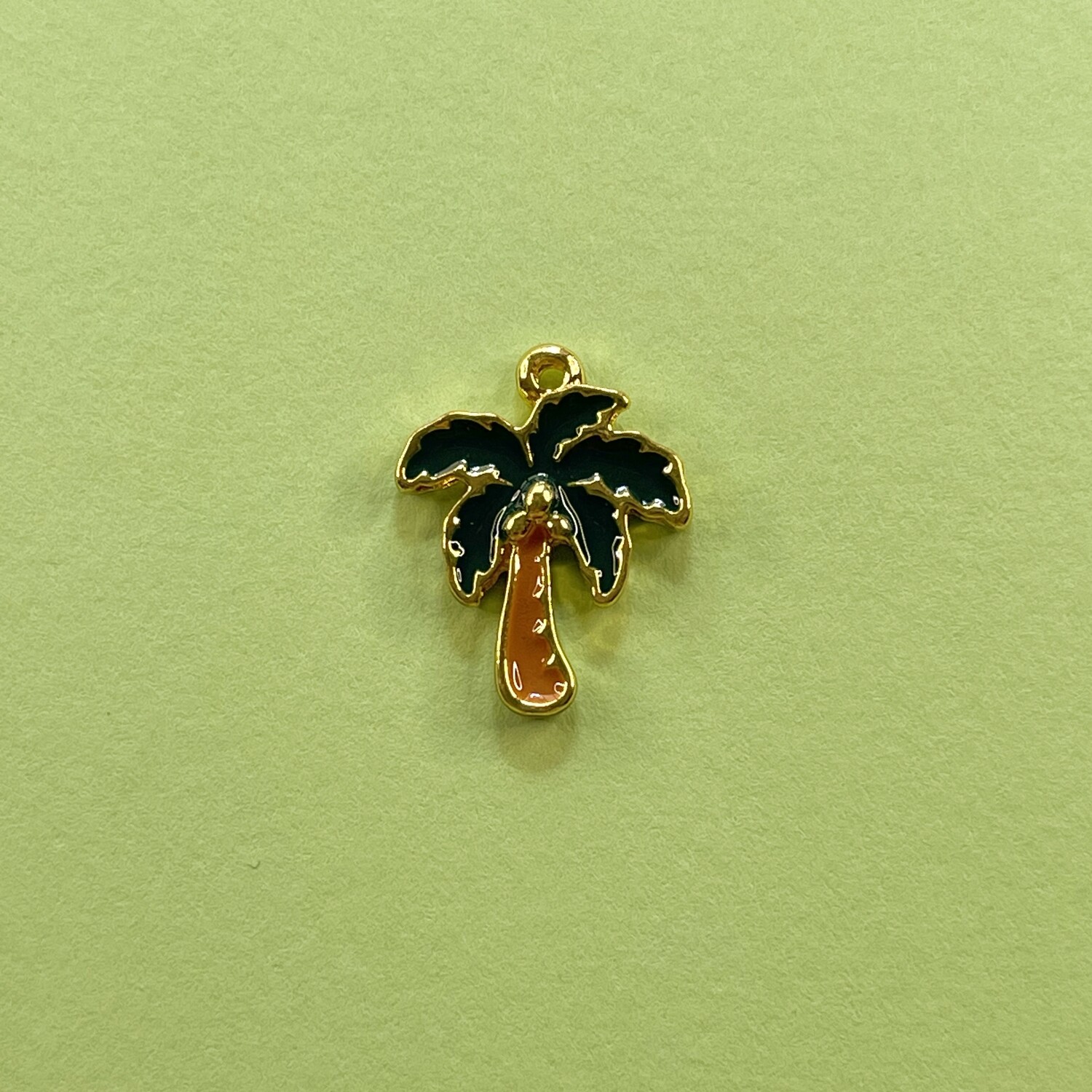 Dije de Metal Dorado Esmaltado Palmerita 19 x 15 x 2.5 mm