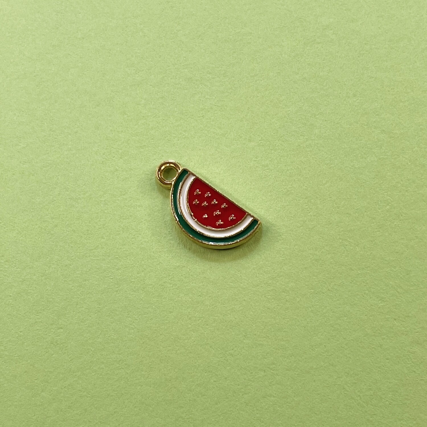 Dije de Metal Dorado Esmaltado Sandía 17 x 8 x 2 mm