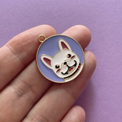 Dije de Metal Dorado Esmaltado Perrito Francés Lila 28 x 25 x 1.2 mm
