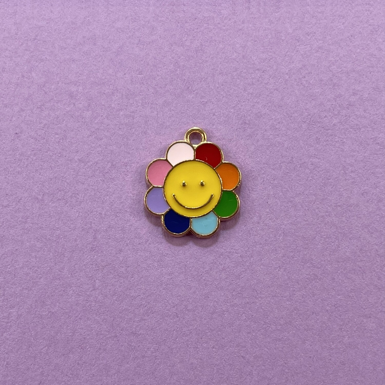 Dije de Metal Dorado Esmaltado Flor Smile Colores 18.5 x 16 x 1.5 mm