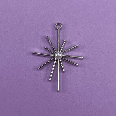 Dije de Metal Plateado Estrella con Perlita 42 x 31 x 7 mm