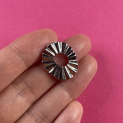 Caravana Perno Aro Facetado y Tapa de Acero Quirúrgico 21.5 x 18 mm