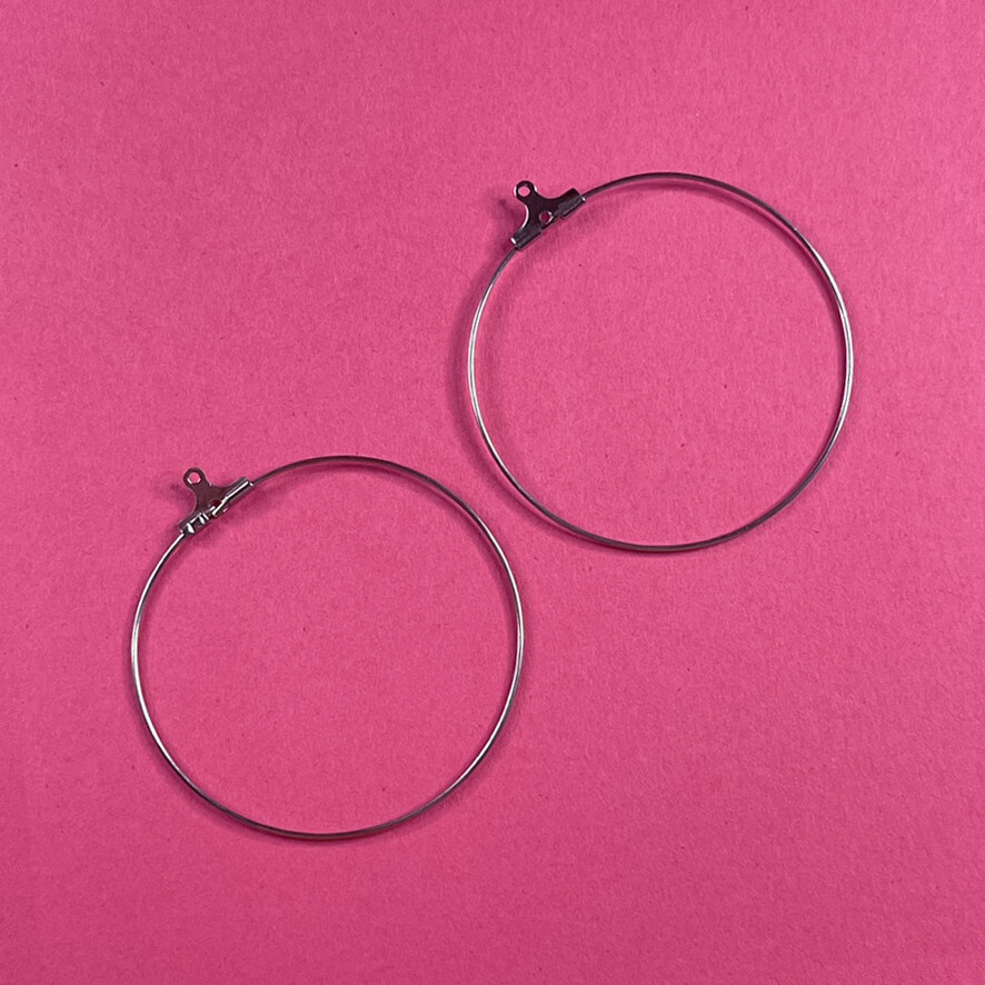 Caravana Aro de Acero Quirúrgico 15.5 x 14 x 3 mm