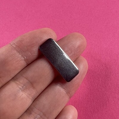 Caravana Perno Rectangular y Tapa de Acero Quirúrgico 26 x 10 mm