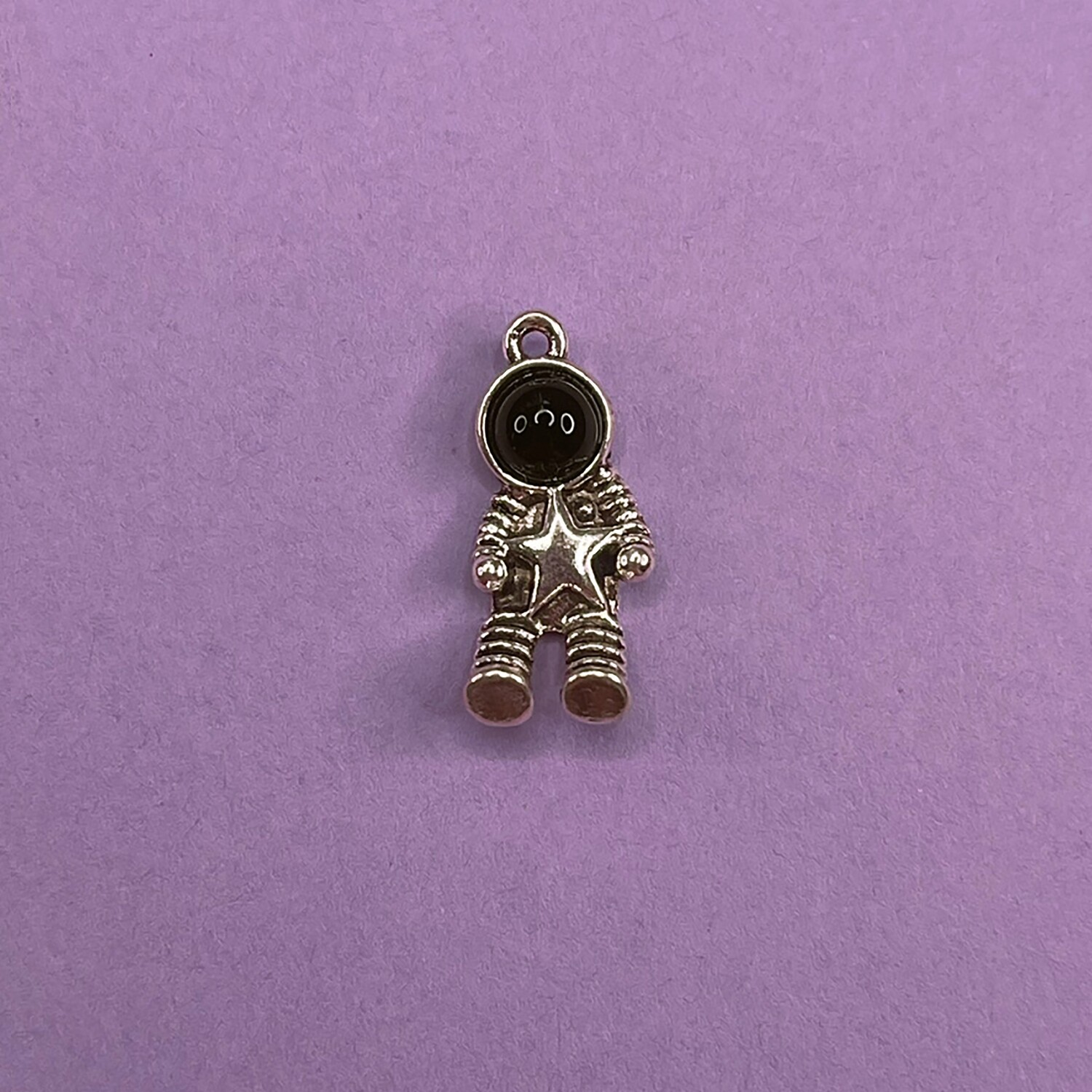 Dije de Metal Plateado Hombre Espacio 21 x 9 x 5 mm