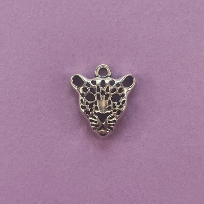 Dije de Metal Plateado Animal Cabeza Leopardo 20 x 18 x 5 mm