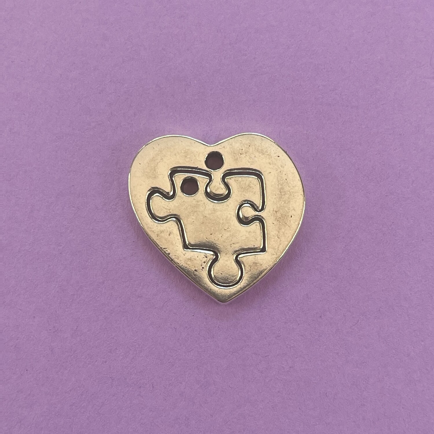 Dije de Metal Plateado Corazón Liso con Puzzle 26 x 26 x 2 mm
