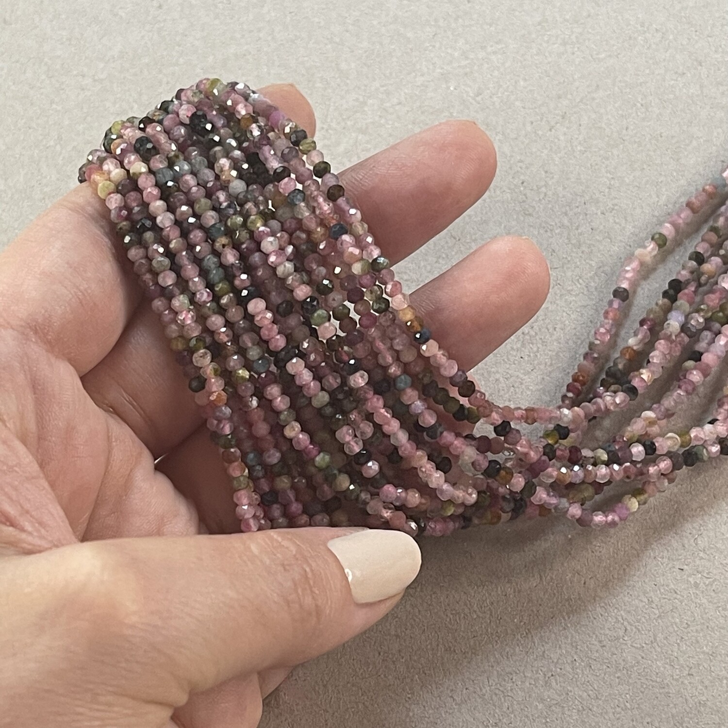 Piedra Natural Turmalina Dona Facetada 3 x 2 mm