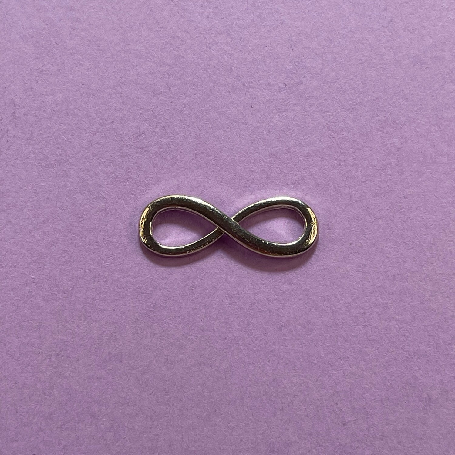 Conector de Metal Plateado Infinito 30 x 10 x 2 mm