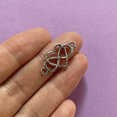 Conector de Metal Plateado Corazón - Infinito 24 x 12 x 2 mm