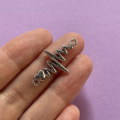 Conector de Metal Plateado Heartbeat (Latído) 31 x 16 x 2.5 mm