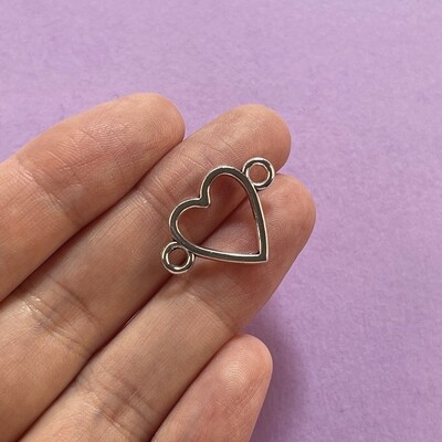 Conector de Metal Plateado Corazón 23 x 16 x 1.5 mm