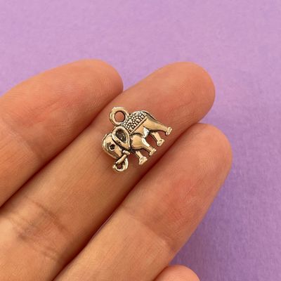 Dije de Metal Plateado Animal Elefantito 14 x 12 x 3 mm