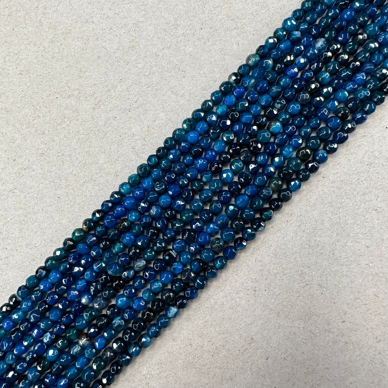 Piedra Natural Agata Redonda Facetada 4 mm Azul Marino