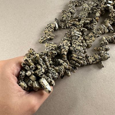Piedra Natural Jaspe Dálmata Nuggets 10-30 x 4-10 mm