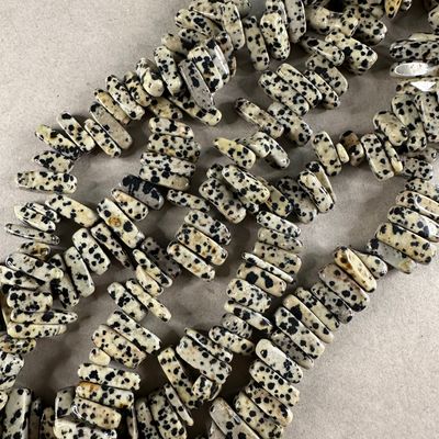 Piedra Natural Jaspe Dálmata Nuggets 10-30 x 4-10 mm