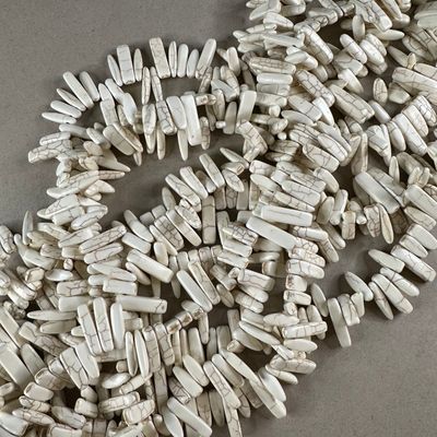 Piedra Sintética Turquesa Nuggets 14-24 x 5-7 x 3-7 mm Natural