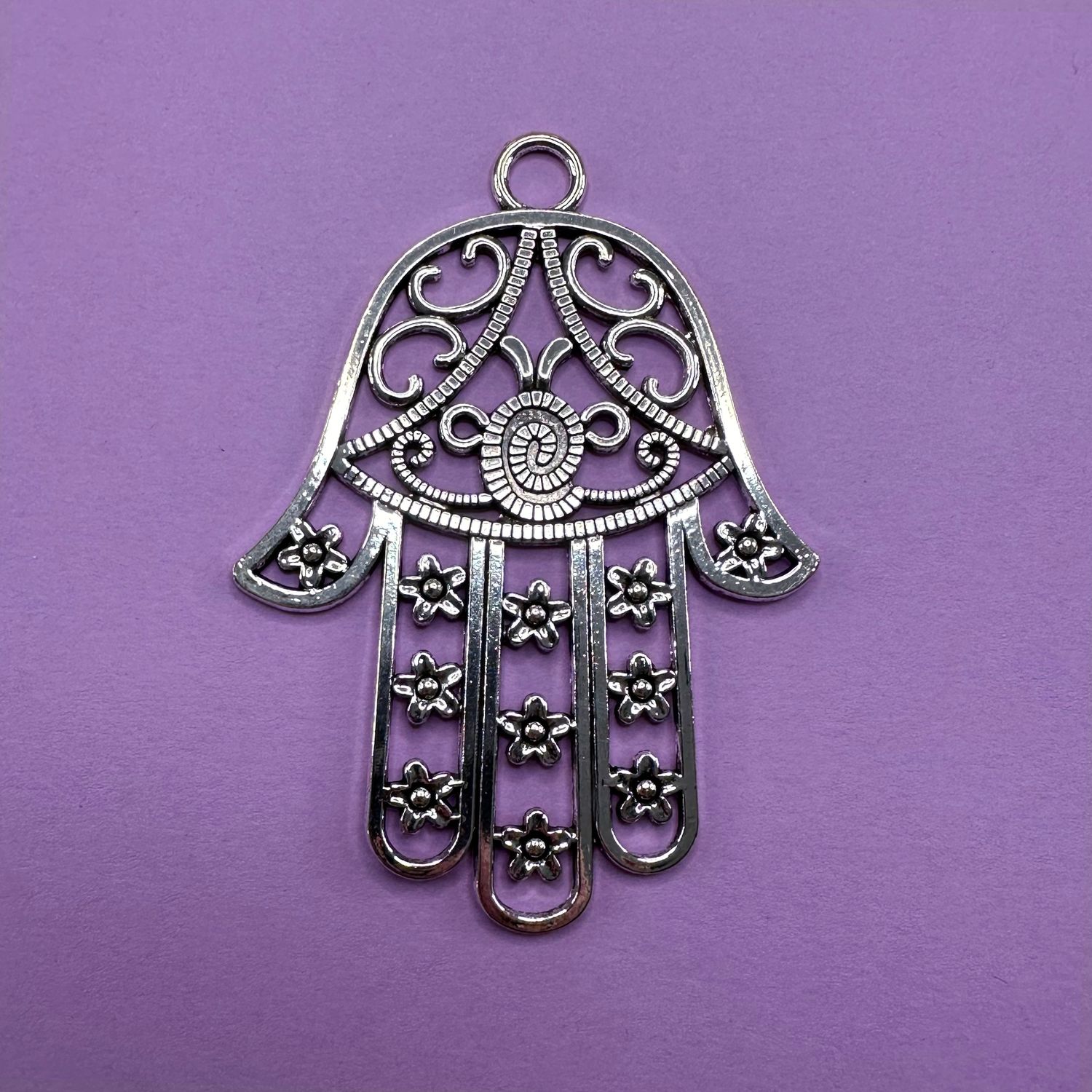 Dije de Metal Plateado Mano de Fátima Grande Calada 85 x 62 x 2 mm