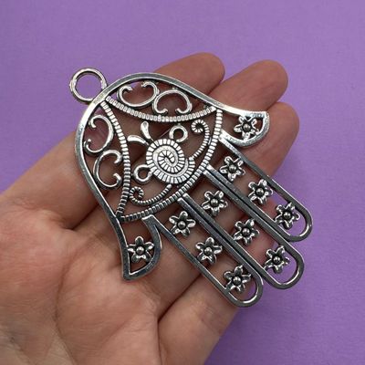 Dije de Metal Plateado Mano de Fátima Grande Calada 85 x 62 x 2 mm