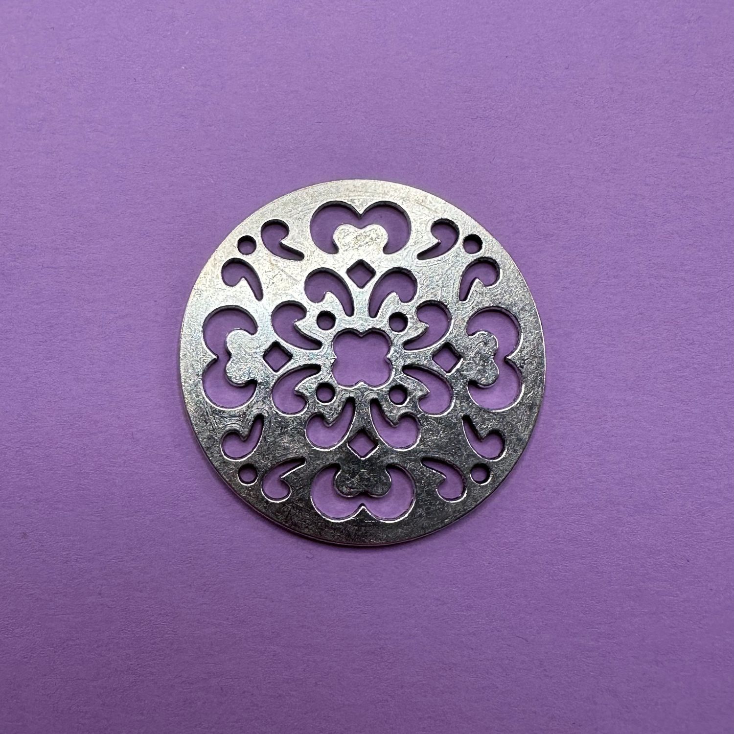 Dije de Metal Plateado Redondo Calado Liso Mandala 48 x 1 mm
