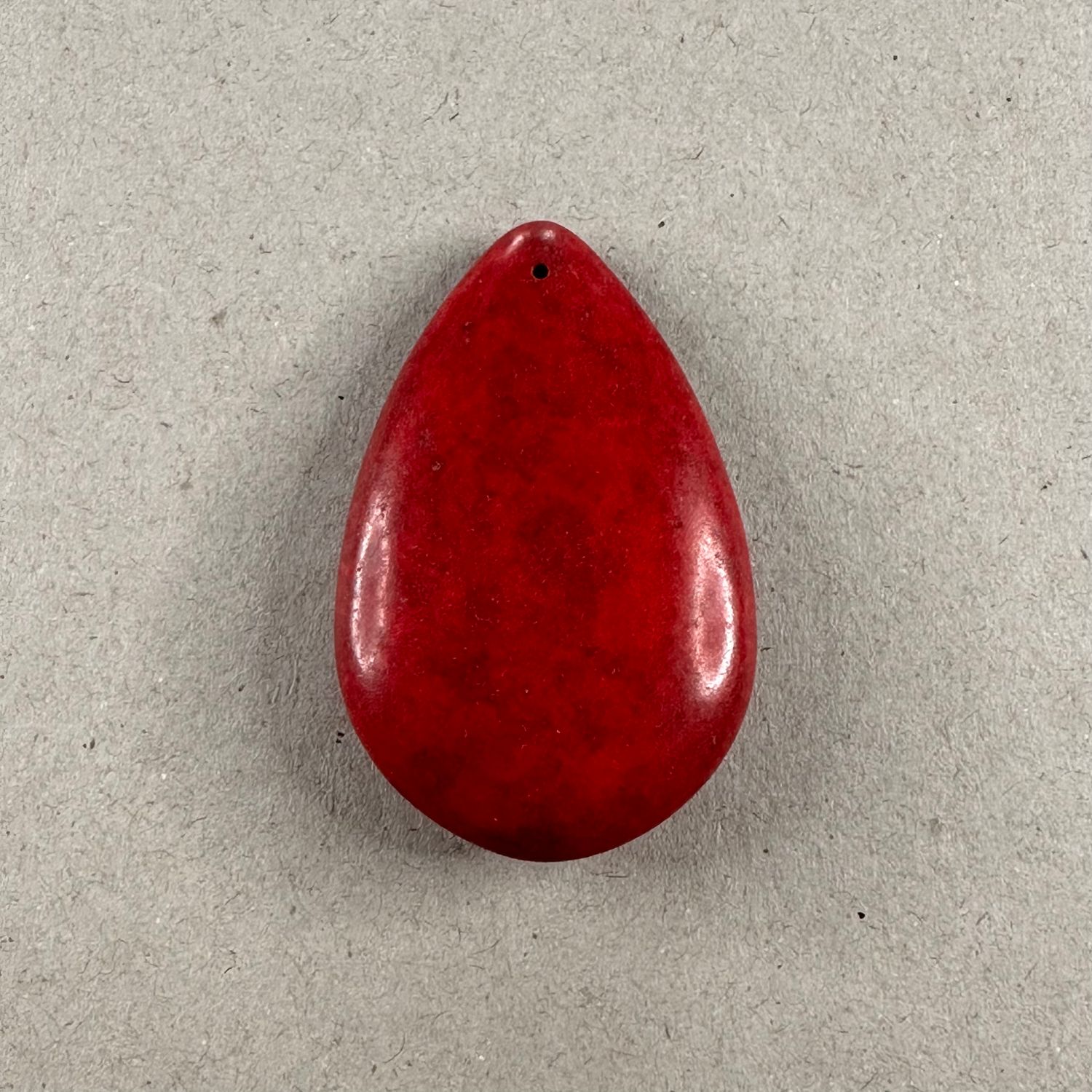 Dije de Piedra Sintética Turquesa 54 x 35 x 10 mm Color Roja