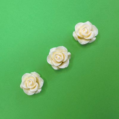 Cabuchón de Resina Flor 20 x 21 x 9 mm Natural