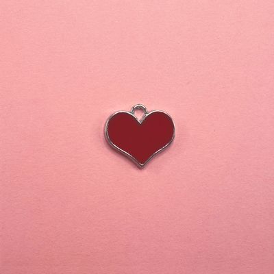 Dije de Metal Plateado Esmaltado Corazón Rojo 19 x 16 x 1 mm