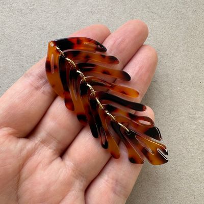 Dije de Resina Hoja C/Argollas 70 x 30 x 3 mm Carey Marrón