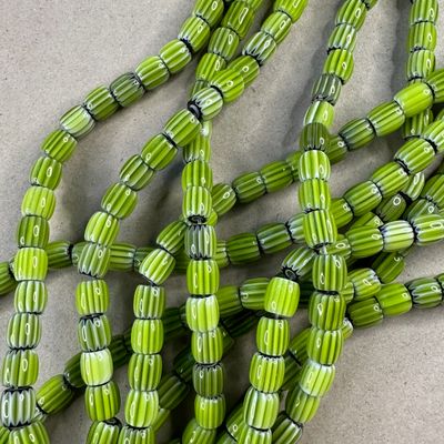 Vidrio de Murano Barril 8 x 7.5 mm Verde Manzana (VCBM08MIX)