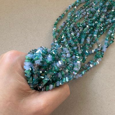 Cristal Triángulo Facetado 6 x 4.5 x 3.5 mm Verdes, Aqua y Celestes (VCTRF0601)
