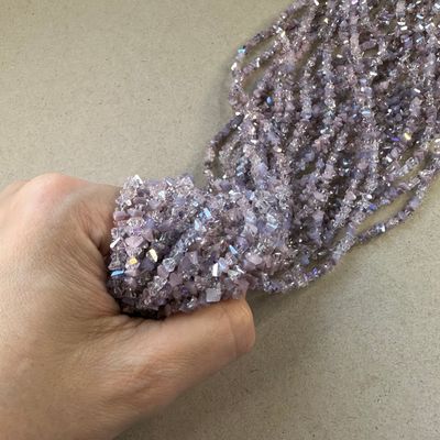 Cristal Triángulo Facetado 4 x 3.5 x 3 mm Lilas (VCTRF0401)