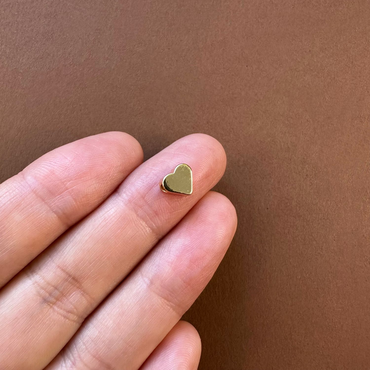 Separador Corazón 6 x 7 x 3 mm Bañado en 18 K