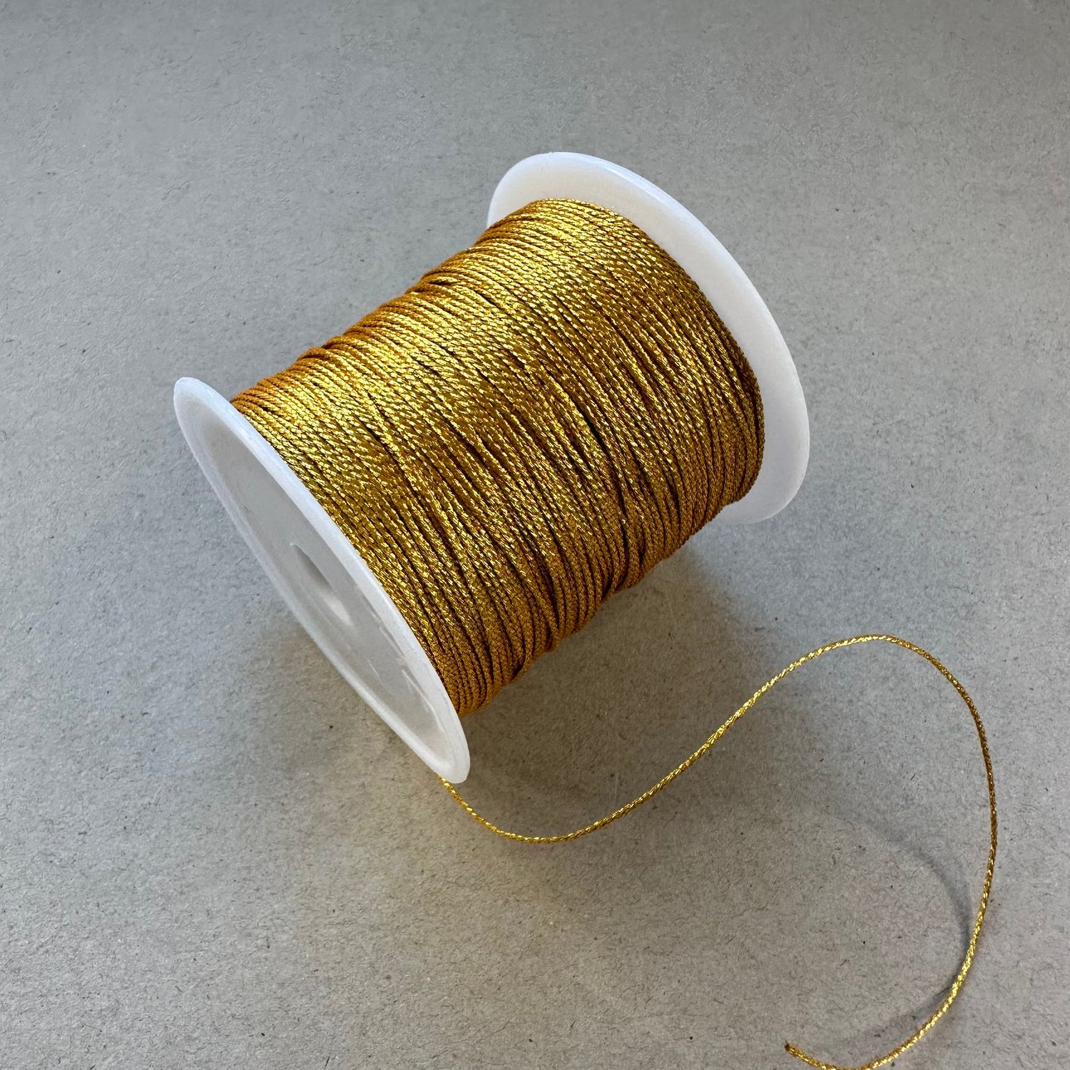 Cordón Metalizado Dorado 0.6 mm