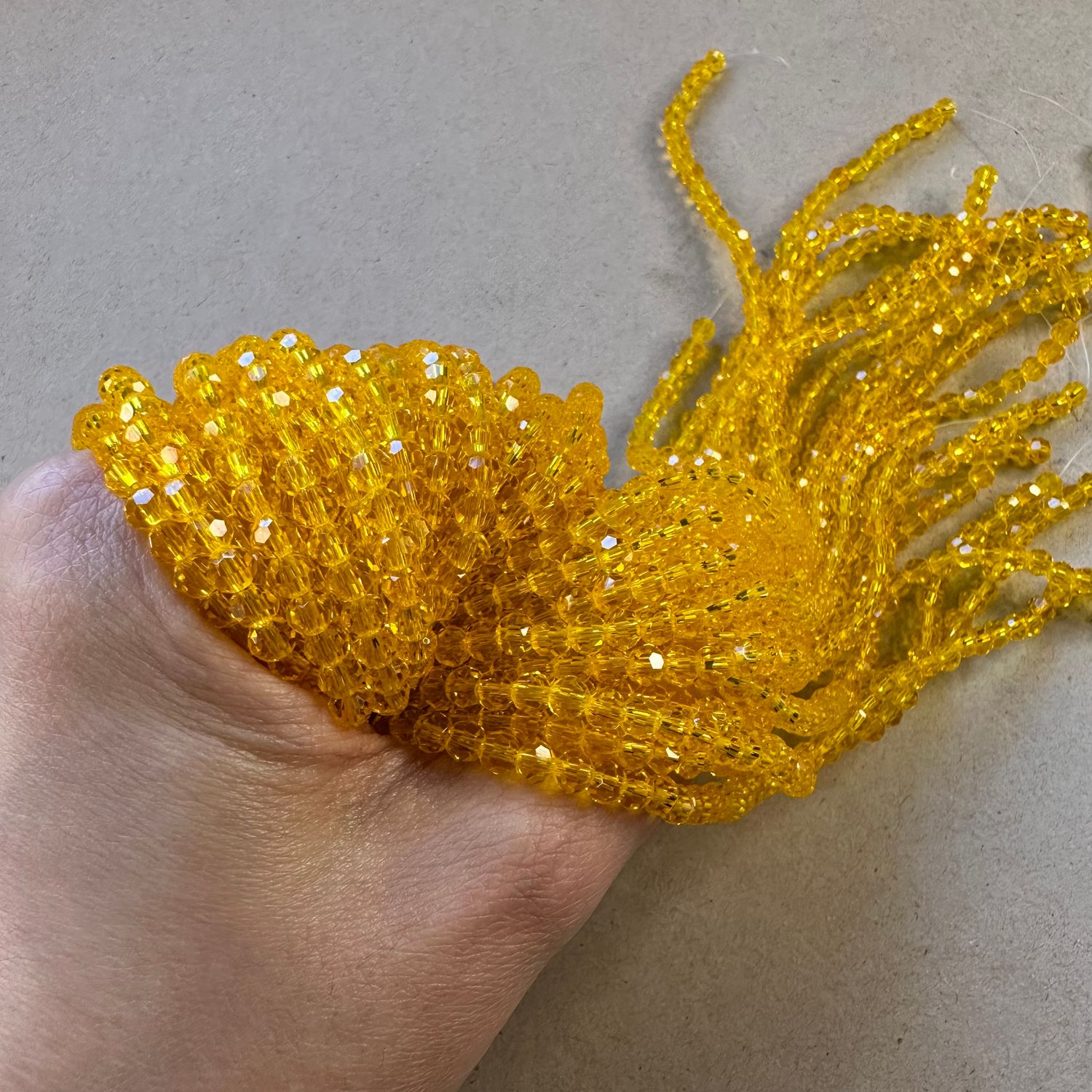 Cristal Redondo Facetado Transparente 4 mm Amarillo