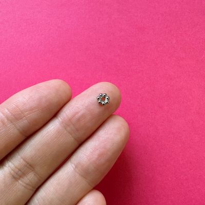 Separador de Acero Quirúrgico Snowflake Flor 5 x 1.3 mm