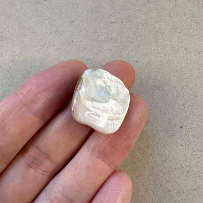 Piedra Natural Nácar Nuggets Rombo 18-22 x 15-20 x 5-10 mm