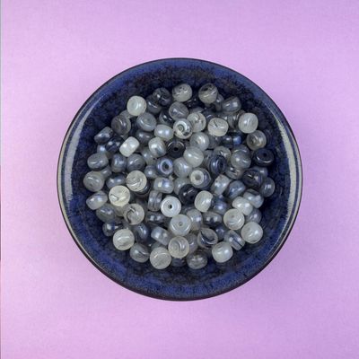 Acrílico STONE Barril 8 x 5 mm Negro y Gris Tornasolado