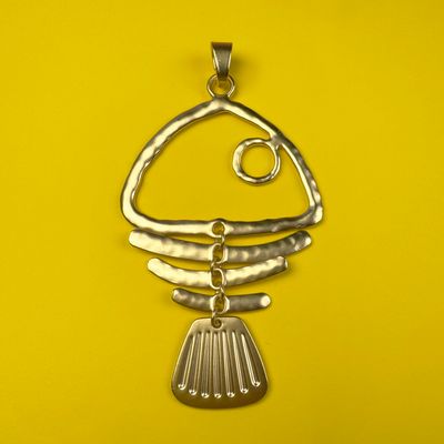Dije de Metal Dorado Mate Pez Articulado 112 x 67 x 3 mm