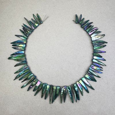 Piedra Natural Nácar Púas Teñidas AB (Tornasoladas) 14-35 x 4-10 x 8 mm Verde