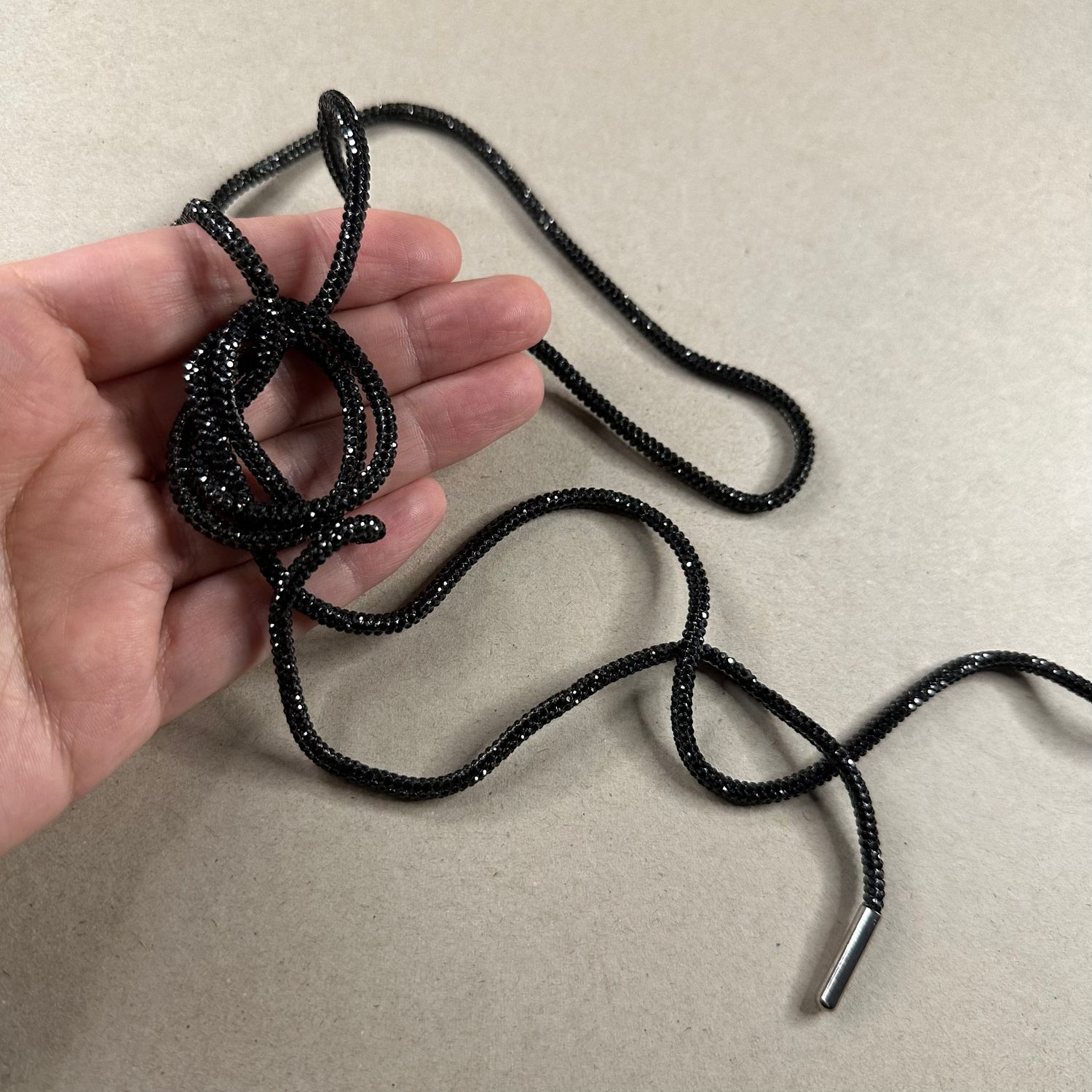 Cordón de Cristales con Terminación de Metal Plateado 4 mm