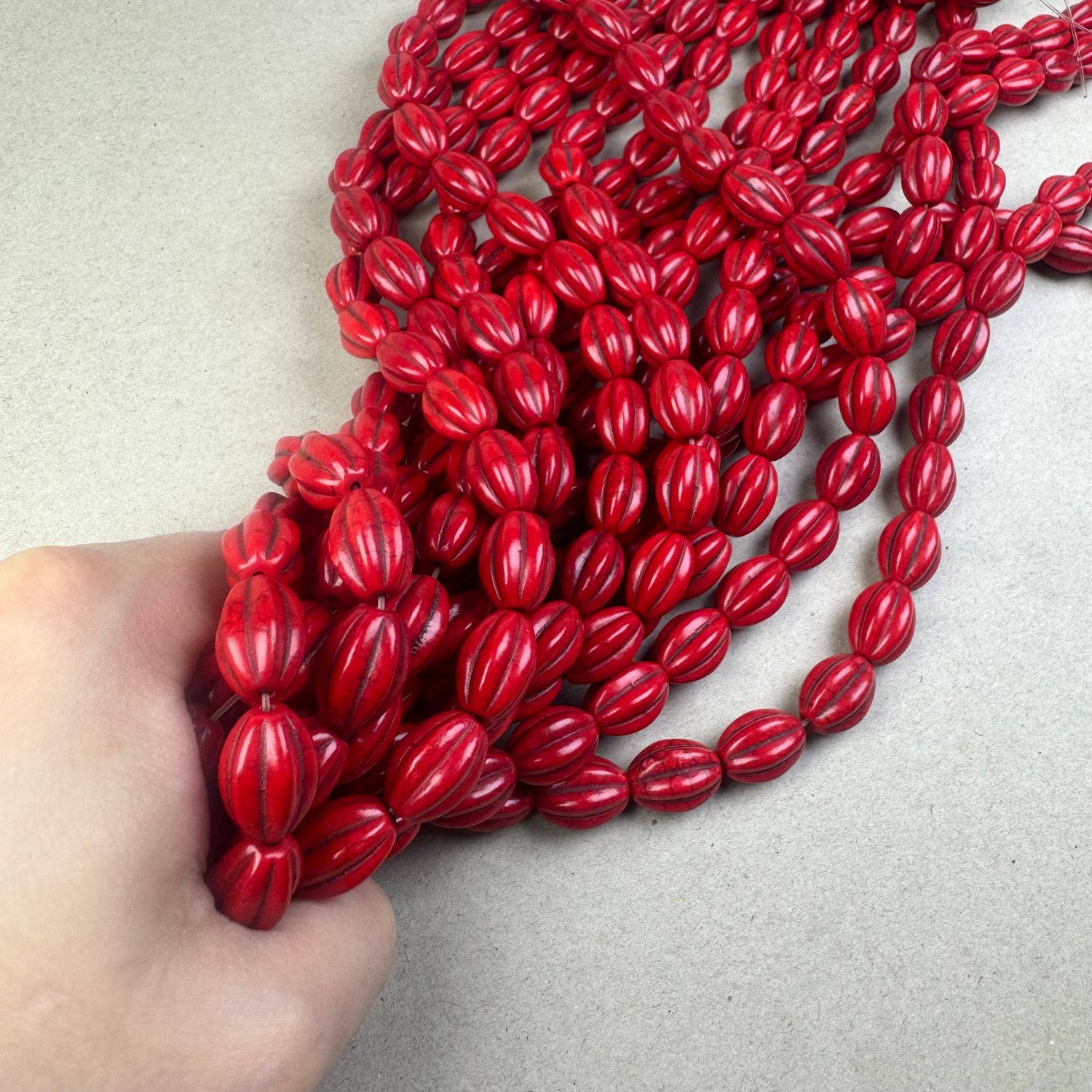 Piedra Sintética Turquesa Oval Labrada 16 x 12 mm Roja