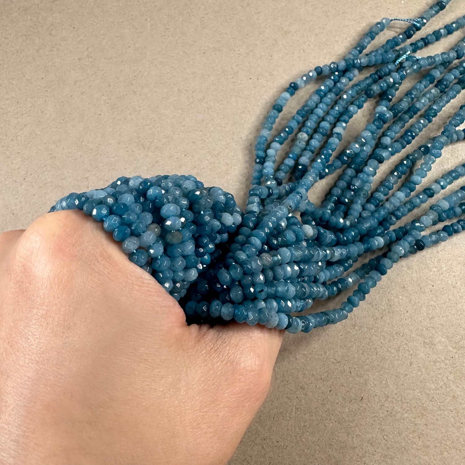 Piedra Natural Jade de Malasia 4 x 3 mm Celeste Océano