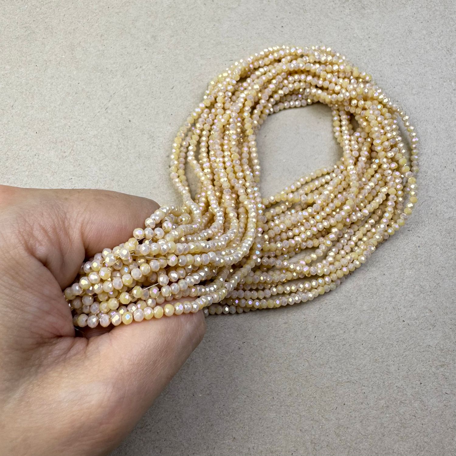 Cristal Dona Facetada Opaca AB (Tornasol) 3 x 2.5 mm Beig